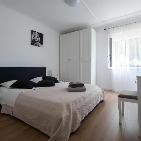 Holiday Ines Apartment