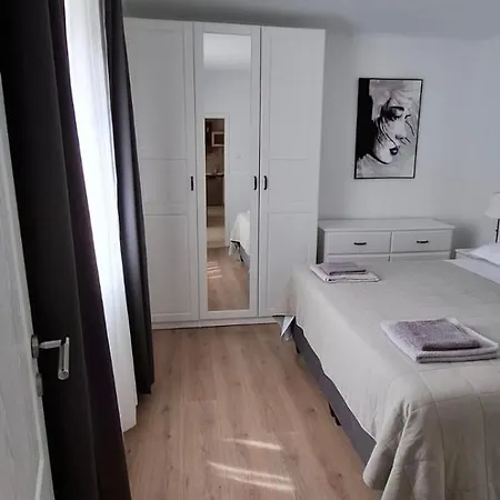 Holiday Ines Apartment *